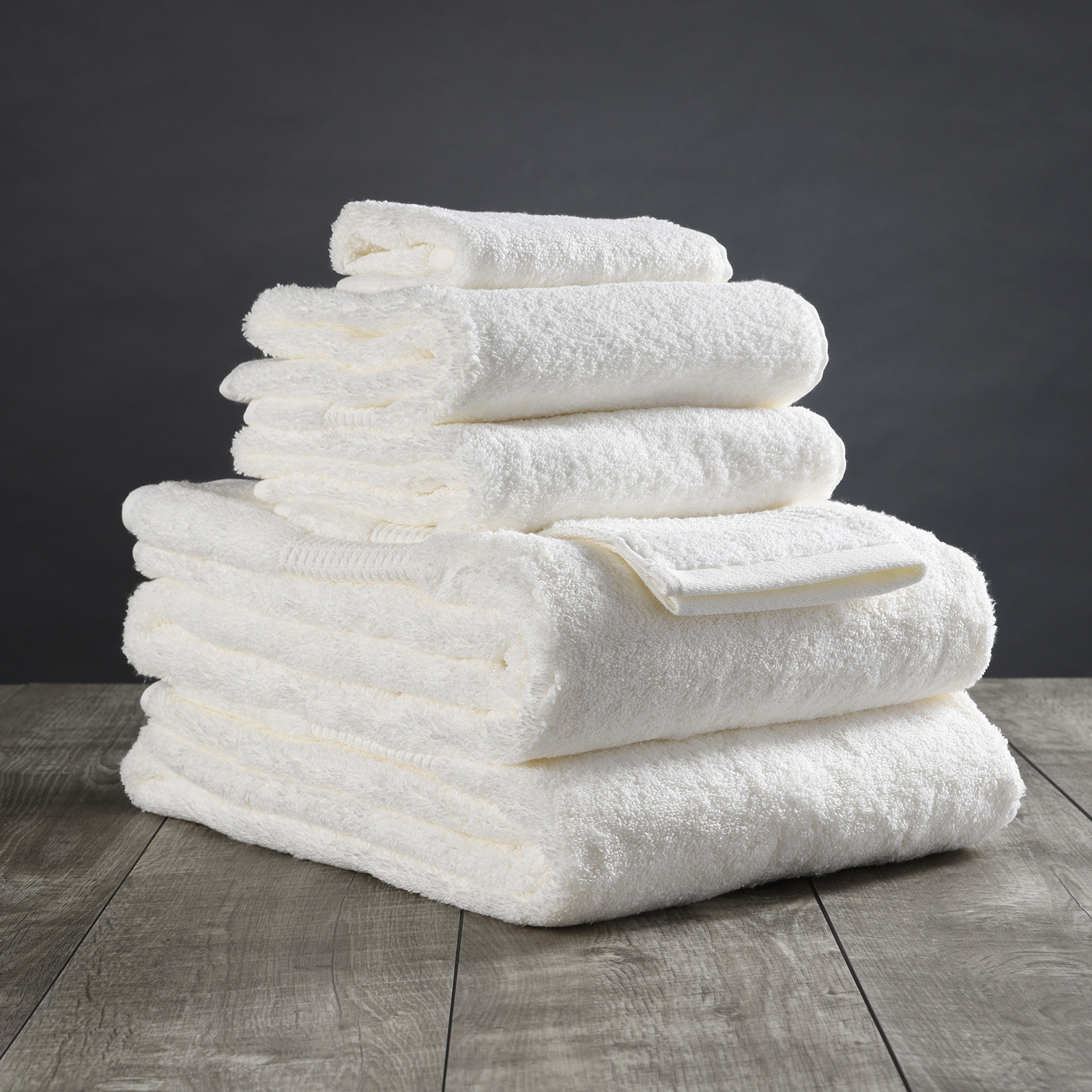 Delilah Home 100% Organic Cotton Bath Towels Certified to the GOTS & Vegan.org Standard